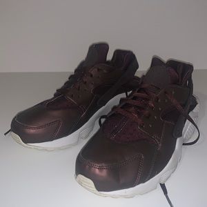Nike Huarache Burgundy